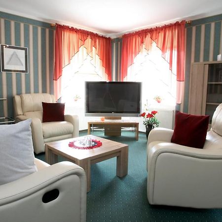 Katariina Guesthouse Раквере Экстерьер фото