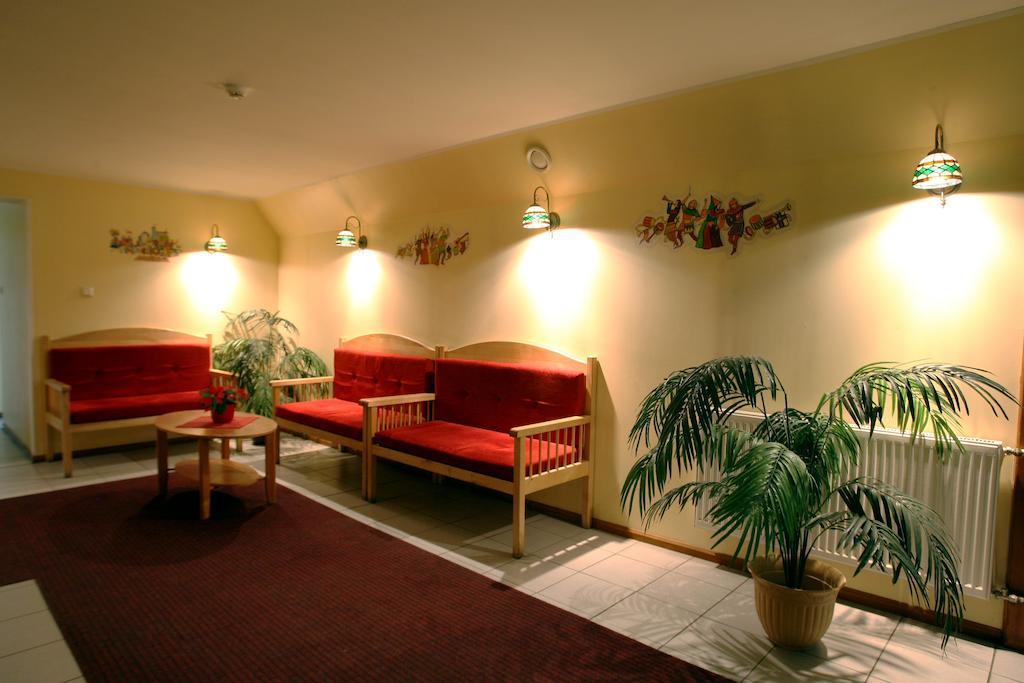 Katariina Guesthouse Раквере Экстерьер фото