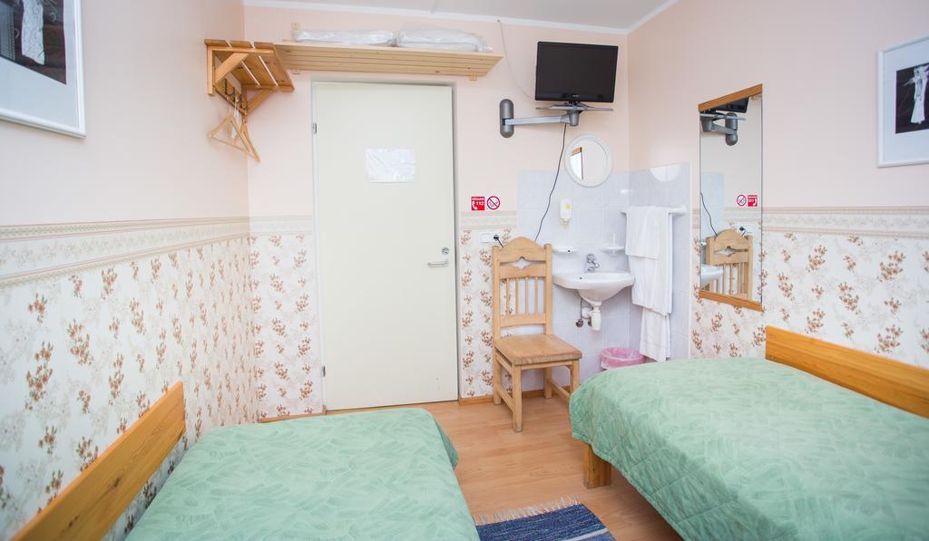 Katariina Guesthouse Раквере Экстерьер фото