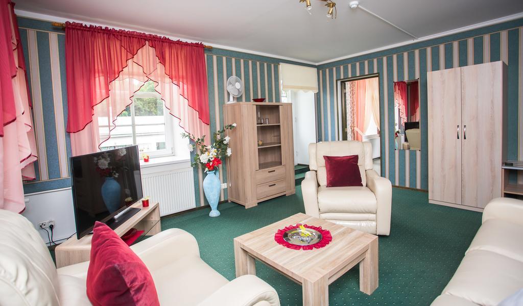 Katariina Guesthouse Раквере Экстерьер фото
