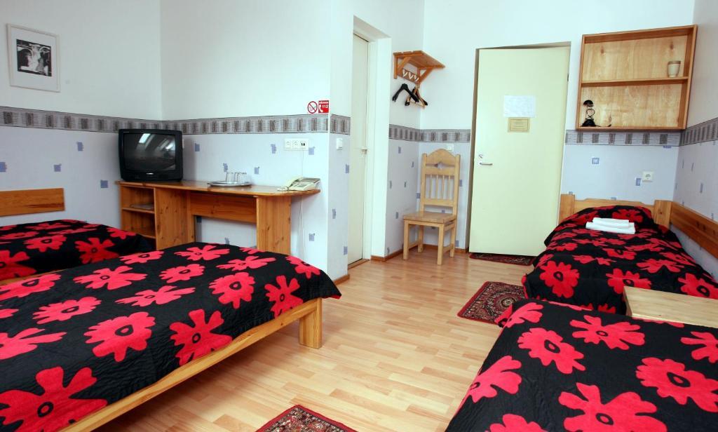 Katariina Guesthouse Раквере Номер фото