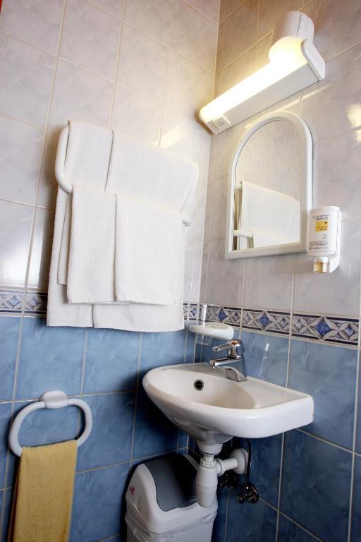 Katariina Guesthouse Раквере Номер фото