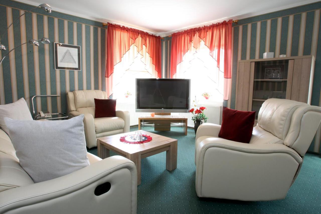 Katariina Guesthouse Раквере Экстерьер фото
